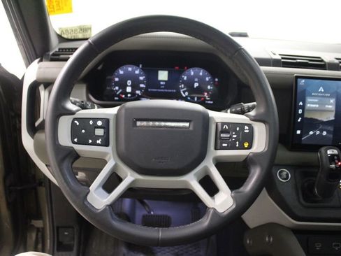 Used 2024 Land Rover Defender 110 SE AWD/4WD image 19