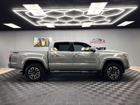 Used 2020 Toyota Tacoma TRD Sport w/ Technology Package image 14