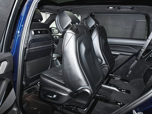 Used 2023 BMW X7 xDrive40i w/ Executive Package image 75