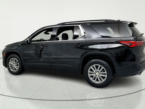 Used 2023 Chevrolet Traverse LT FWD image 3