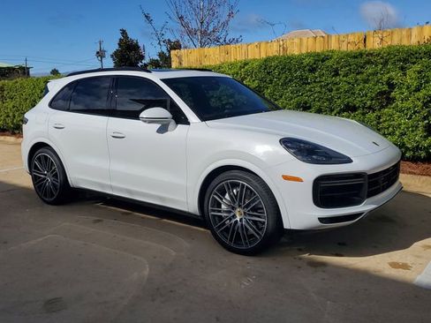Used 2021 Porsche Cayenne Turbo image 7