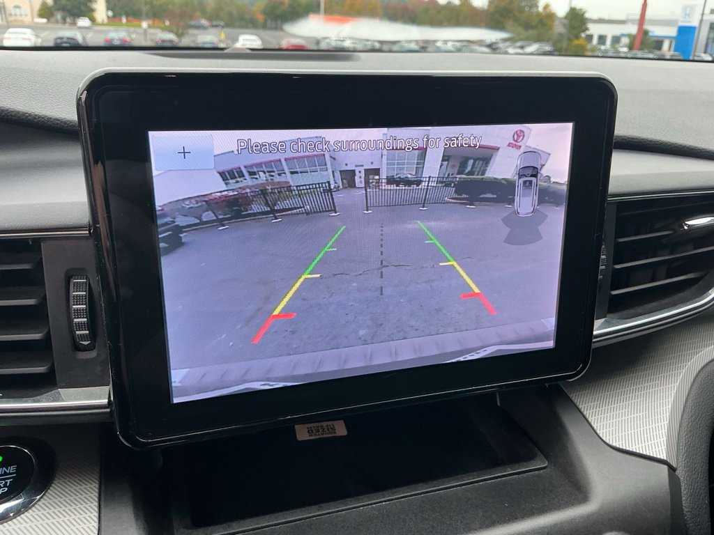 Used 2020 Ford Explorer XLT w/ Equipment Group 202A AWD/4WD image 25