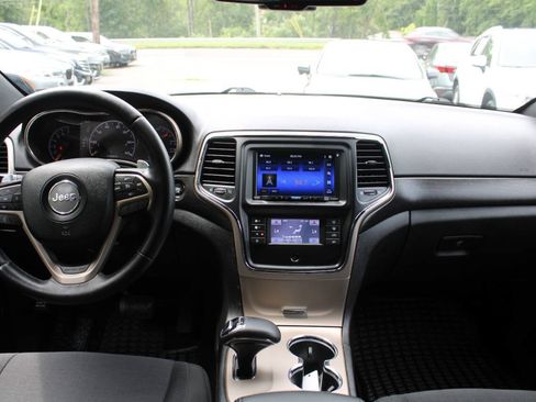 Used 2014 Jeep Grand Cherokee Laredo w/ 18" Wheel & 8.4" Radio Group AWD/4WD image 17