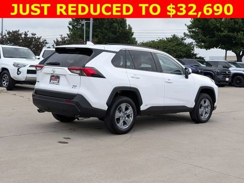 Used 2025 Toyota RAV4 XLE AWD/4WD image 5