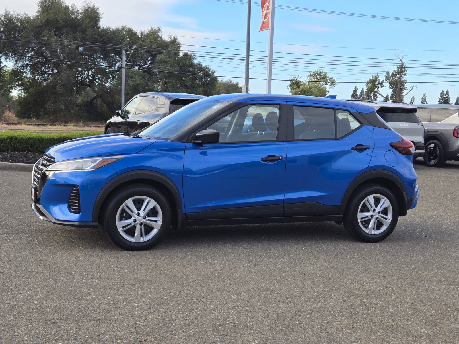 Used 2025 Nissan Kicks Play S FWD image 7