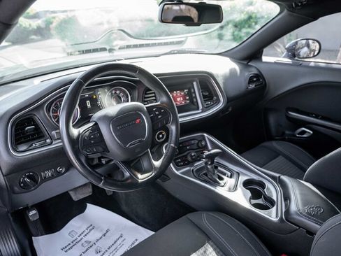 Used 2016 Dodge Challenger SXT RWD image 9