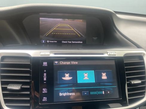 Used 2017 Honda Accord EX-L image 16