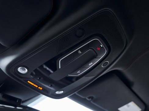 Used 2024 Lamborghini Urus Performante AWD/4WD image 95