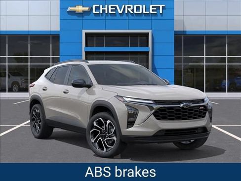 New 2026 Chevrolet Trax RS w/ Sunroof Package FWD image 8