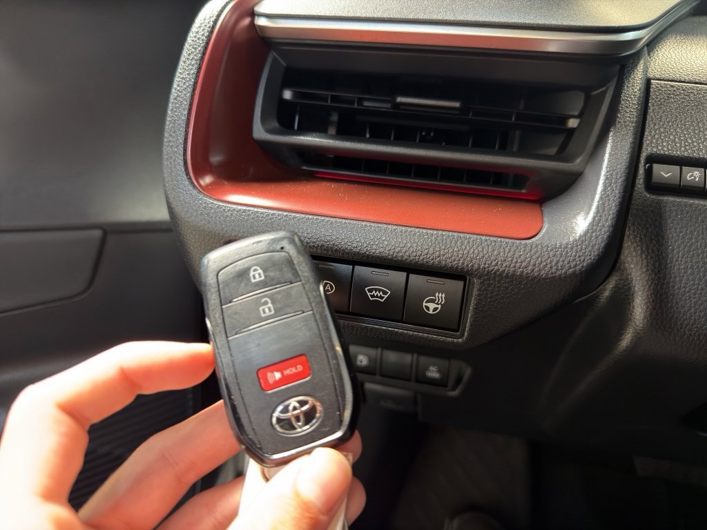 Used 2024 Toyota Prius Prime FWD image 20