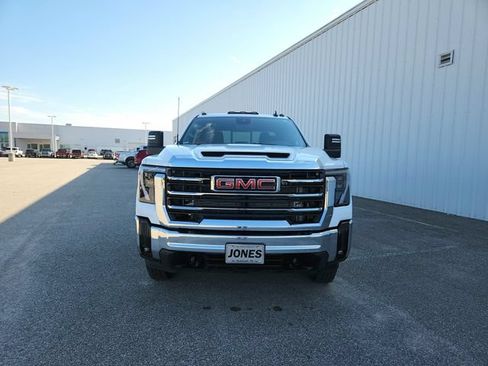 Used 2025 GMC Sierra 3500 SLE w/ SLE Value Package AWD/4WD image 3