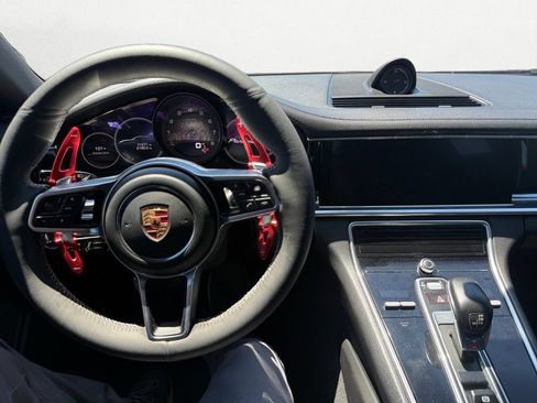 Used 2018 Porsche Panamera RWD image 10