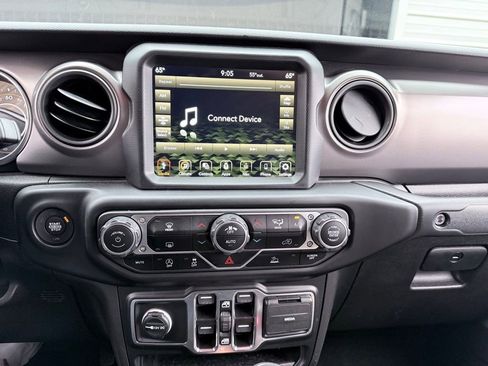 Used 2023 Jeep Gladiator Willys image 20