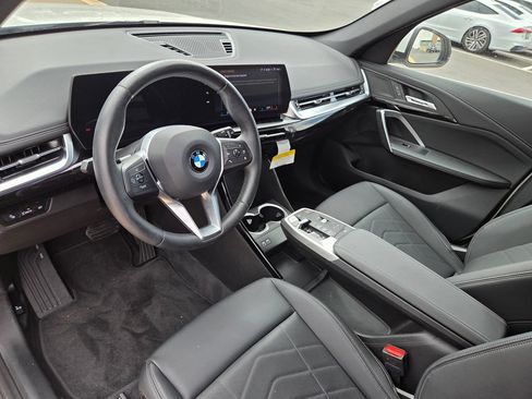 Used 2025 BMW X1 xDrive28i AWD/4WD image 5