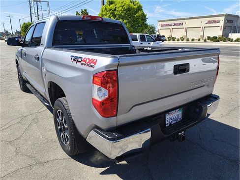 Used 2015 Toyota Tundra SR5 w/ TRD Off Road Package AWD/4WD image 15