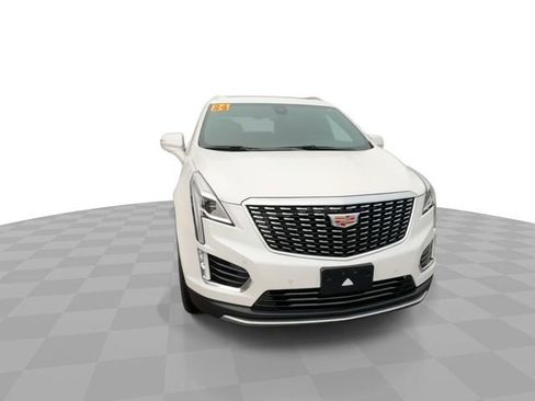 Certified 2024 Cadillac XT5 Premium Luxury AWD/4WD image 3