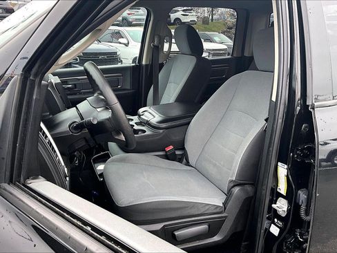 Used 2021 RAM 1500 Classic SLT image 18