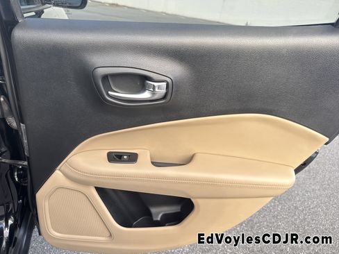 Used 2018 Jeep Compass Sport w/ Tech Group image 19