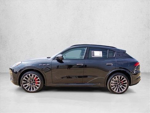 Used 2023 Maserati Grecale Modena AWD/4WD image 8