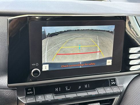 Used 2025 Toyota Camry SE image 26