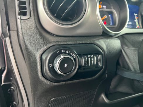 Used 2021 Jeep Wrangler Unlimited Sport image 19