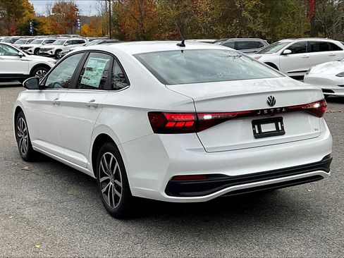 New 2025 Volkswagen Jetta SE image 5
