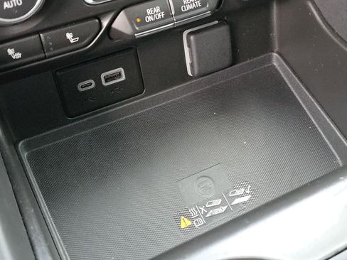 Used 2024 Chevrolet Suburban RST w/ Sport Performance Package image 25