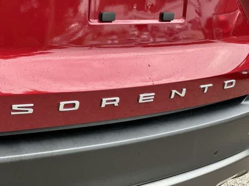 Used 2022 Kia Sorento S AWD/4WD image 32