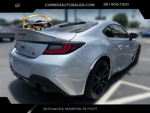 Used 2024 Toyota GR86 Premium RWD image 5