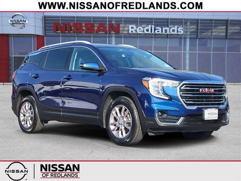 Used 2023 GMC Terrain SLT image 1