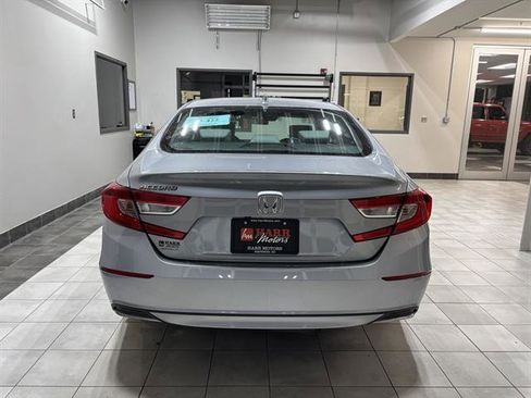 Used 2018 Honda Accord EX image 3