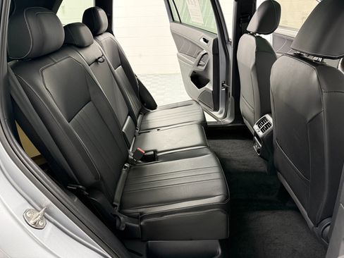 Used 2024 Volkswagen Tiguan SE R-Line image 15