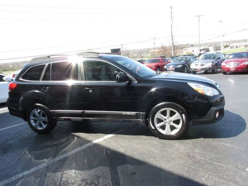 Used 2013 Subaru Outback 2.5i Premium AWD/4WD image 3