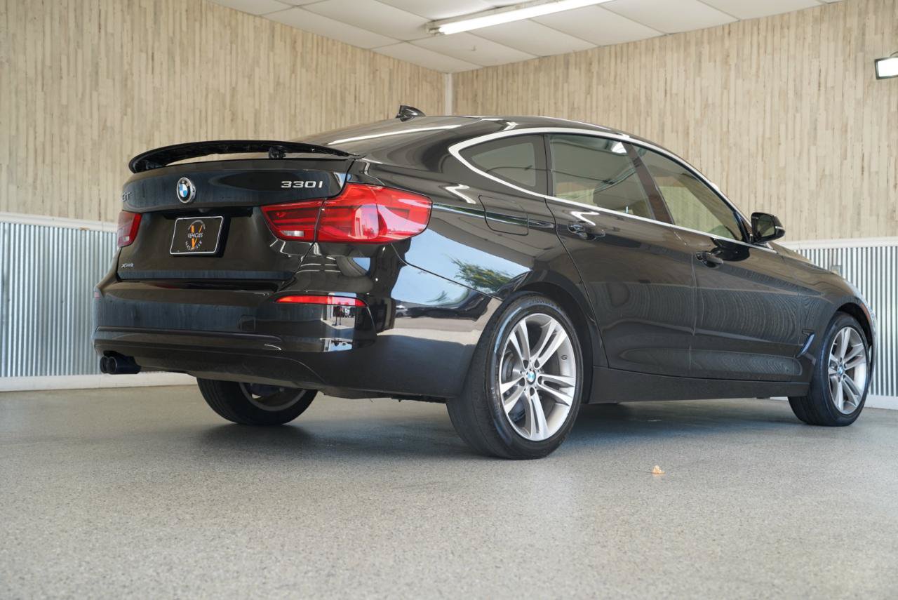 Used 2018 BMW 330i Gran Turismo xDrive AWD/4WD image 10