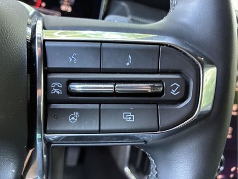 Used 2025 GMC Acadia Elevation w/ Elevation Premium Package AWD/4WD image 62