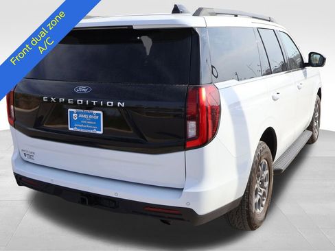 Certified 2025 Ford Expedition Active AWD/4WD image 5