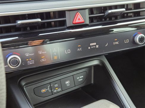 New 2025 Kia K5 LXS image 16