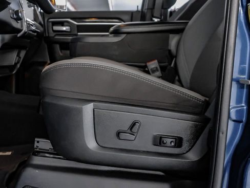 Used 2024 RAM 2500 Big Horn w/ Safety Group image 31