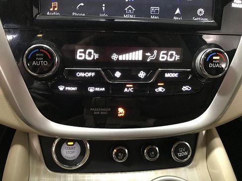 Used 2015 Nissan Murano Platinum w/ Platinum Technology Package FWD image 29