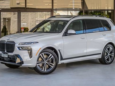Used 2024 BMW X7 xDrive40i w/ Executive Package AWD/4WD image 2