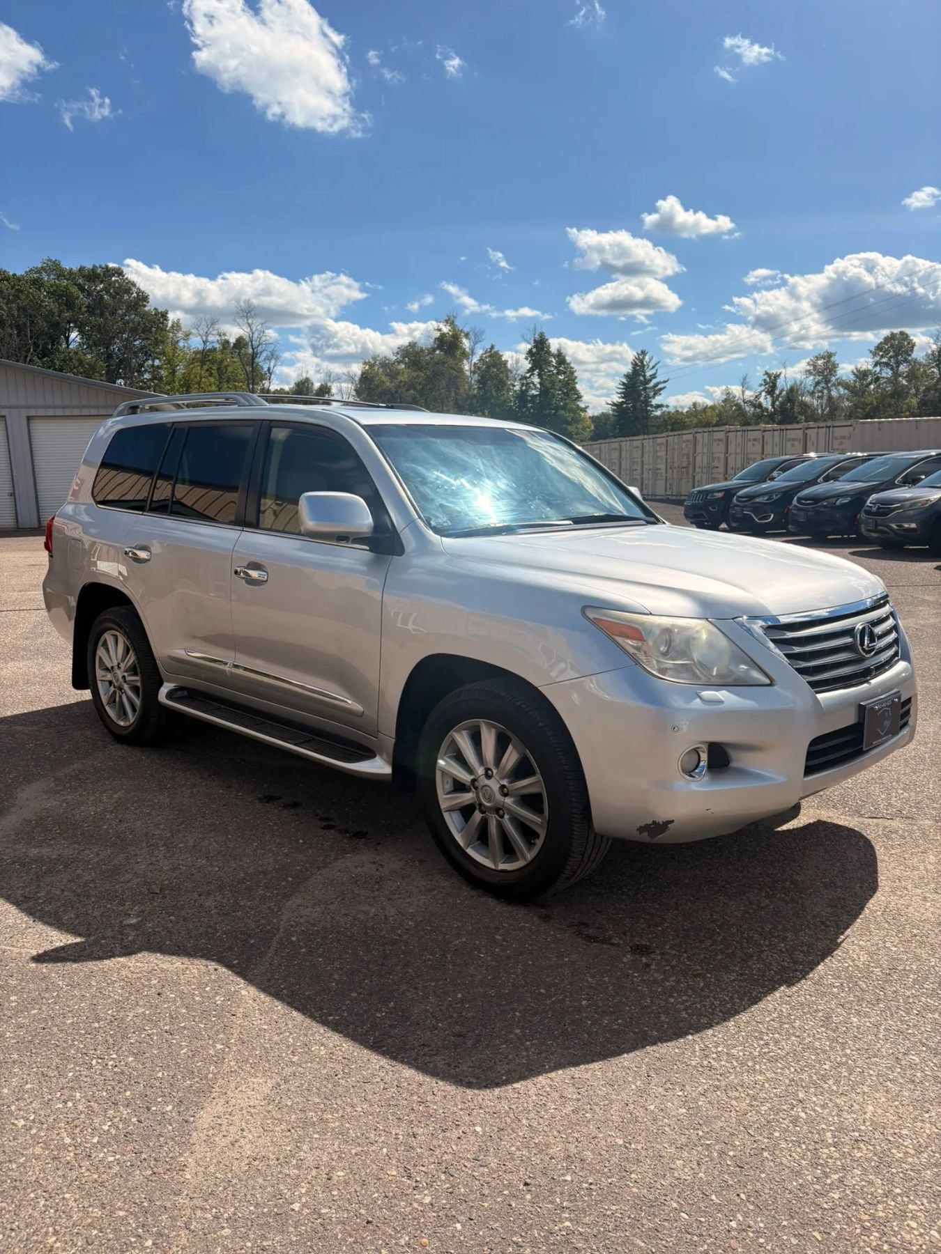 Used 2011 Lexus LX 570 4WD w/ Luxury Pkg image 3
