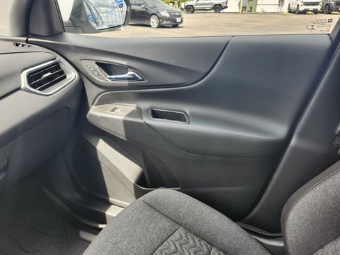 Used 2022 Chevrolet Equinox LT FWD image 25