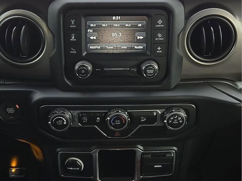 Used 2018 Jeep Wrangler Sport AWD/4WD image 11