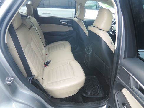 Used 2022 Ford Edge SEL AWD/4WD image 15