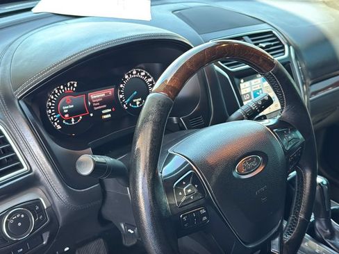 Certified 2017 Ford Explorer Platinum AWD/4WD image 21