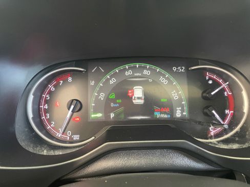 Certified 2022 Toyota RAV4 TRD Off-Road w/ TRD Off-Road Weather Package AWD/4WD image 10