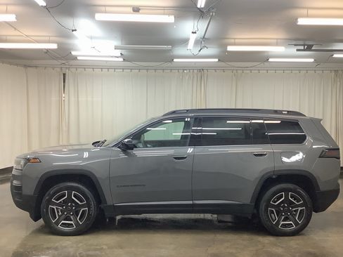 New 2026 Jeep Cherokee Laredo AWD/4WD image 9