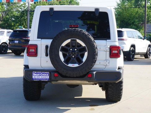 Used 2018 Jeep Wrangler Unlimited Sahara w/ Dual Top Group AWD/4WD image 4