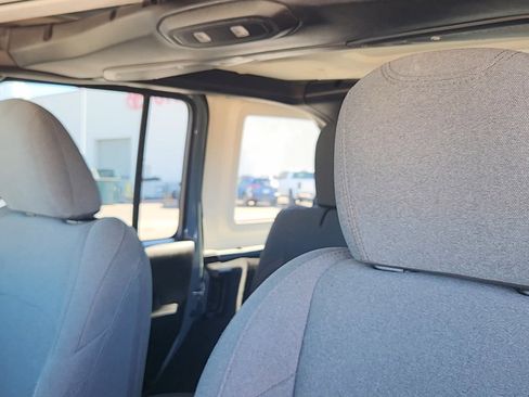 Used 2024 Jeep Wrangler Sport S image 10