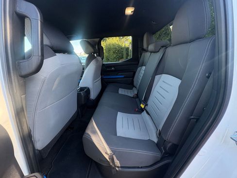 Used 2025 Toyota Tacoma TRD Off-Road image 24